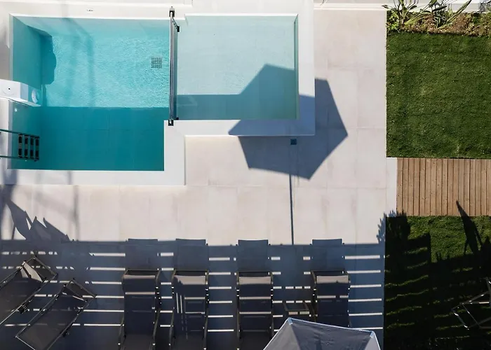 Appartamento Deux Paradis, A Beachfront Retreat, By Thinkvilla