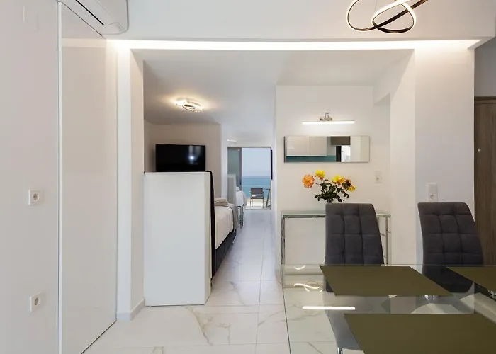 Appartamento Deux Paradis, A Beachfront Retreat, By Thinkvilla *