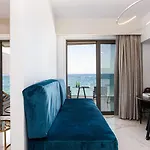 Deux Paradis, A Beachfront Retreat, By Thinkvilla Lägenhet