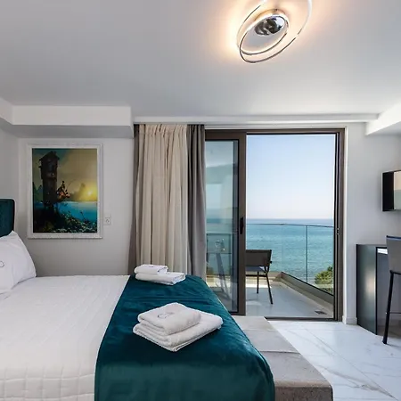 Deux Paradis, A Beachfront Retreat, By Thinkvilla Rethymno (Crete)